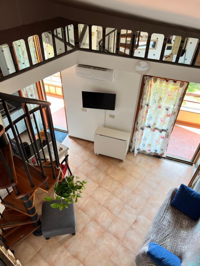 Appartement Mansardina A Pochi Passi Da Roma à Morlupo Extérieur photo