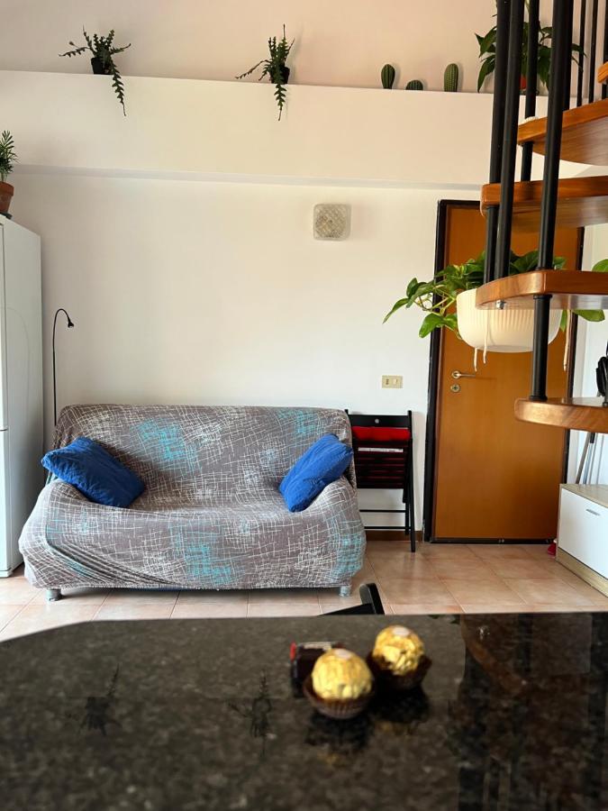 Appartement Mansardina A Pochi Passi Da Roma à Morlupo Extérieur photo